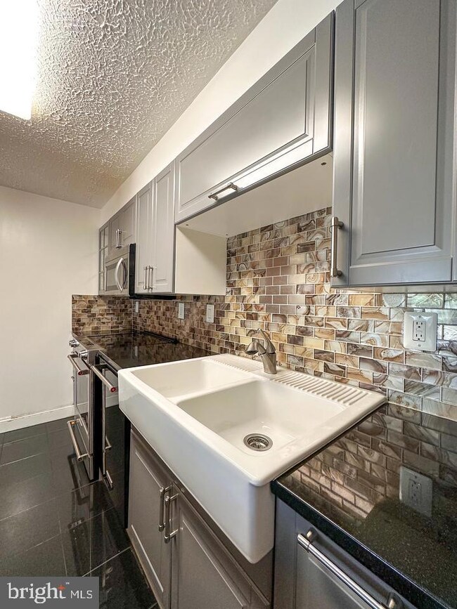 19513 Gunners Branch Rd unit L, Germantown, MD 20876 - photo 5