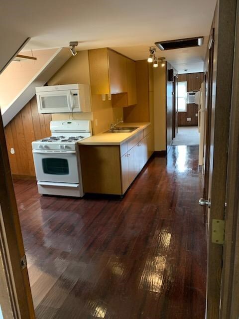 1306 Elmwood Ave unit 3, Cranston, RI 02910 - photo 4