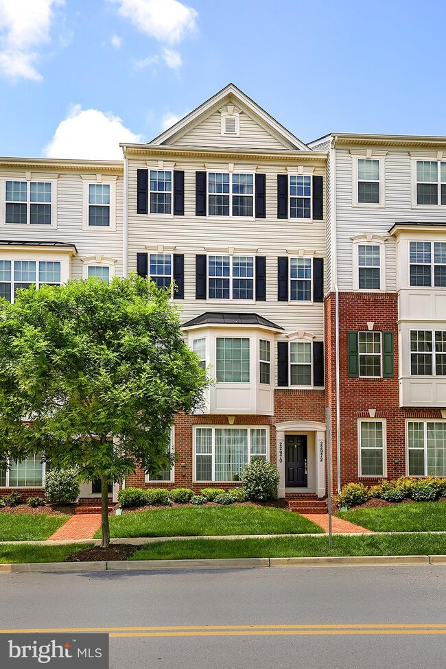 22972 Newcut Rd unit 2372, Clarksburg, MD 20871 - photo 2