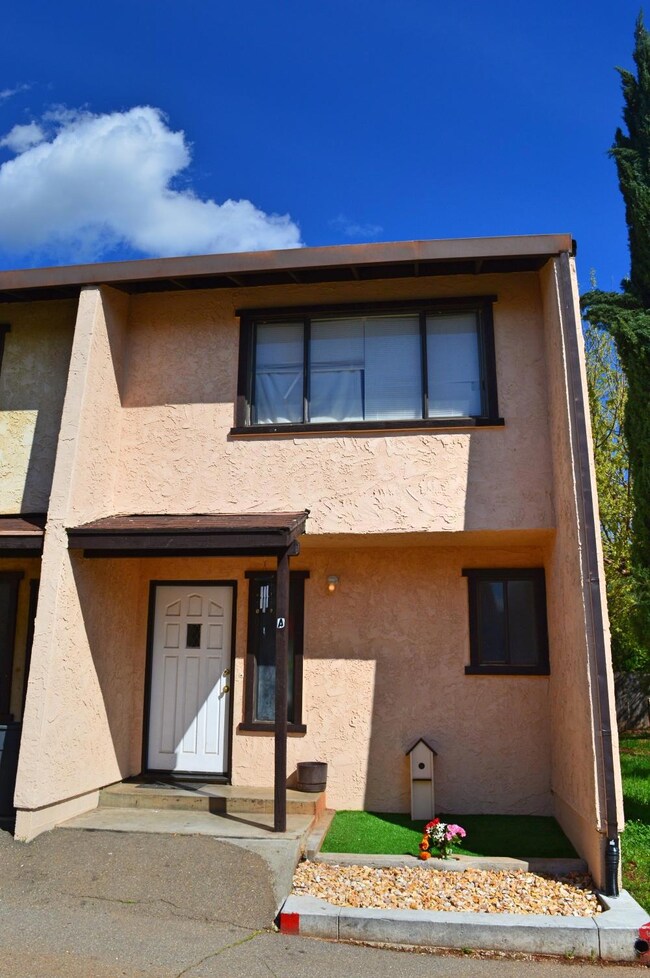 1282 Wurch Way, Redding, CA 96002 - photo 3