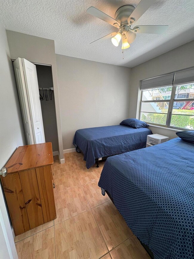 102 Stratford H unit A, West Palm Beach, FL 33417 - photo 3