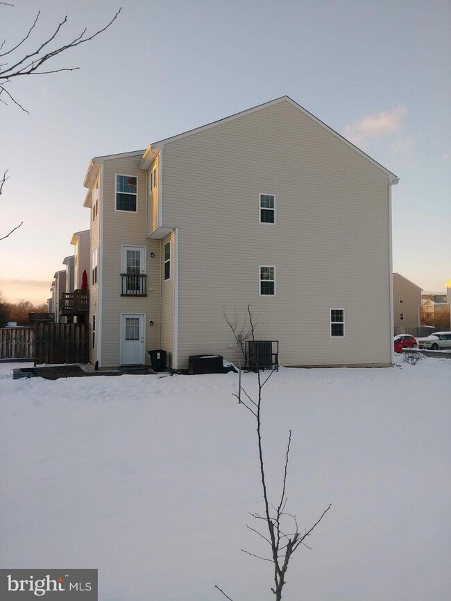 7 Private Ct, Bunker Hill, WV 25413 - photo 4