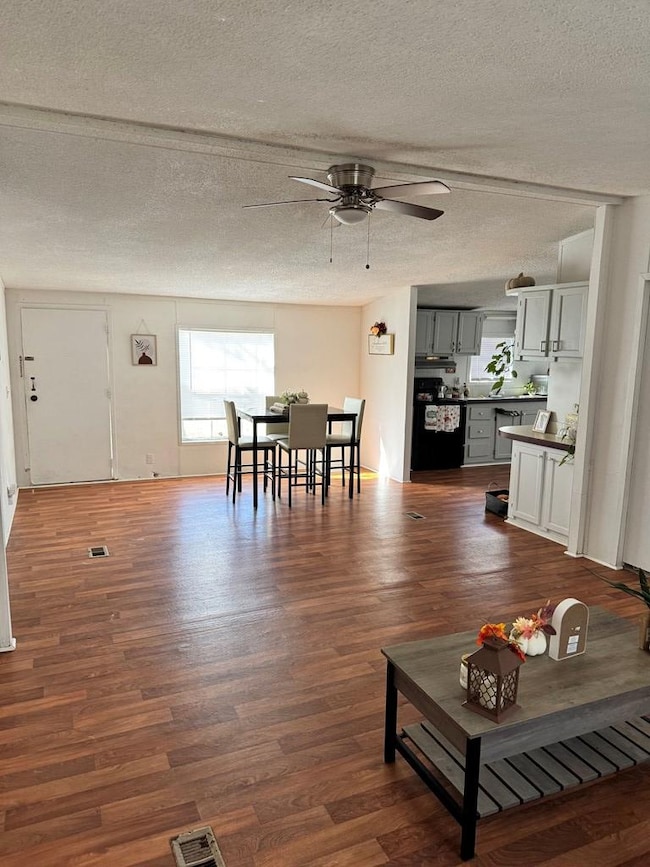 609 Bartlett Loop, Headland, AL 36345 - photo 3