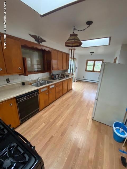 512 Pittston Ave, Dupont, PA 18641 - photo 6