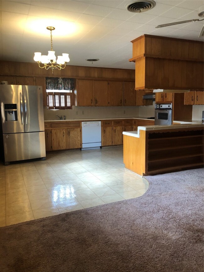 4024 Crescent Dr, Bay City, TX 77414 - photo 4