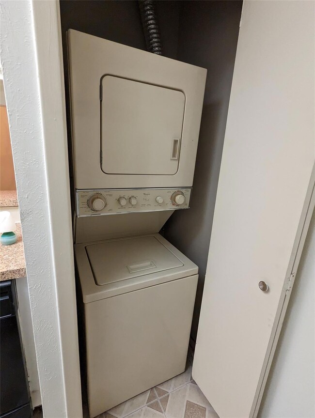 8601 Park Ln unit 711G, Dallas, TX 75231 - photo 6