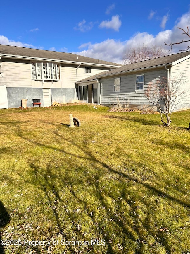 417 Riley St, Old Forge, PA 18518 - photo 2