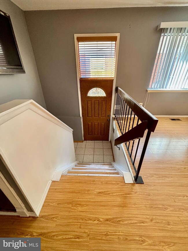 9336 Neil Rd unit B, Philadelphia, PA 19115 - photo 4