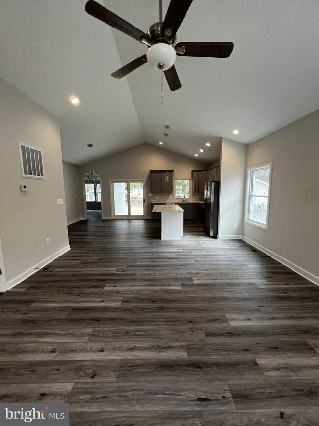 38 Meadow View Ln, Colonial Beach, VA 22443 - photo 3