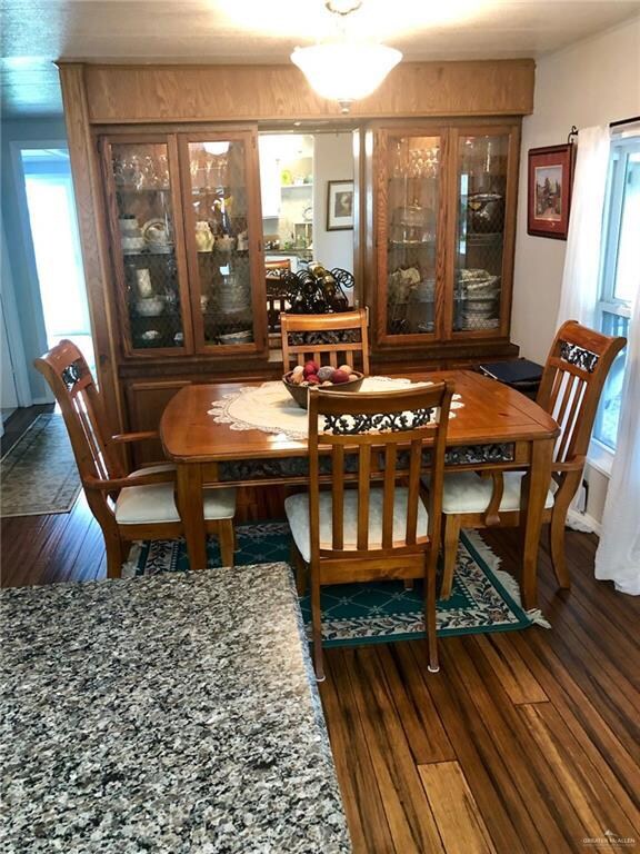 831 Santa Anna Dr, Alamo, TX 78516 - photo 6