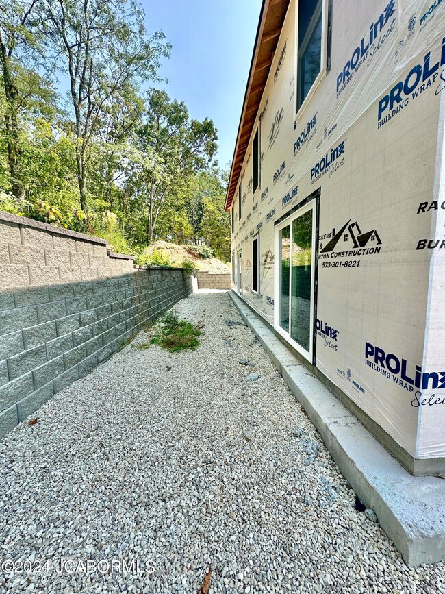 504 Doe Run unit A & B, Jefferson City, MO 65109 - photo 4