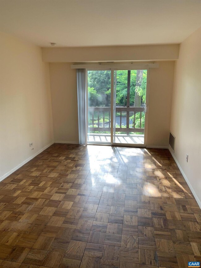 1215 Wertland St unit C21, Charlottesville, VA 22903 - photo 5