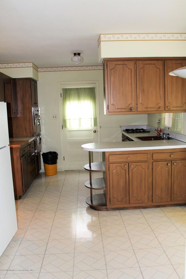 eat in kitchen