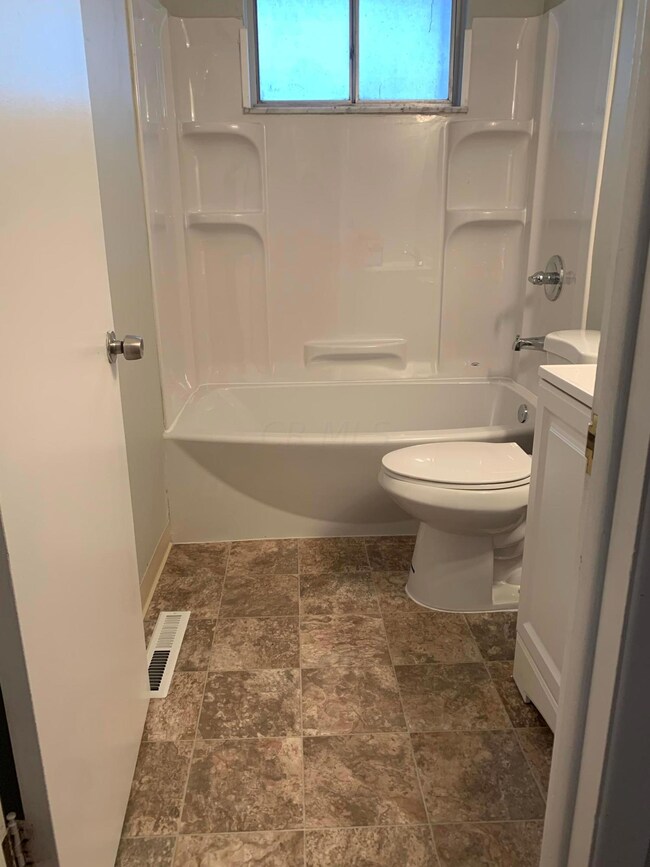 4724 Dechant Rd, Columbus, OH 43229 - photo 4