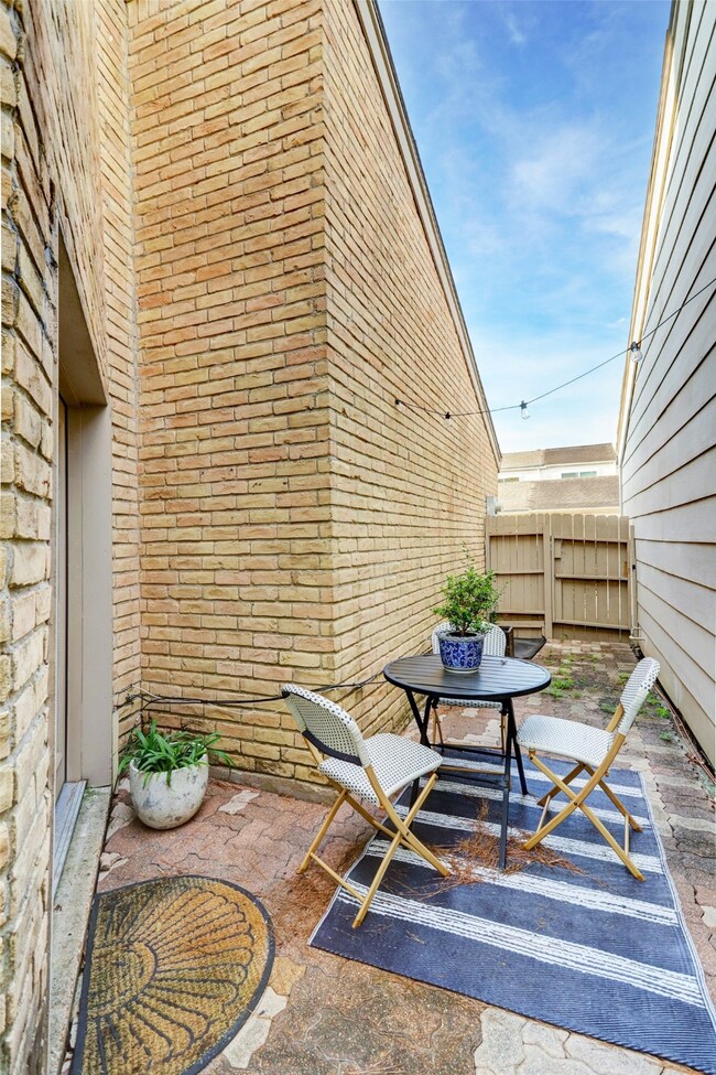 Fenced patio space for nights outside!