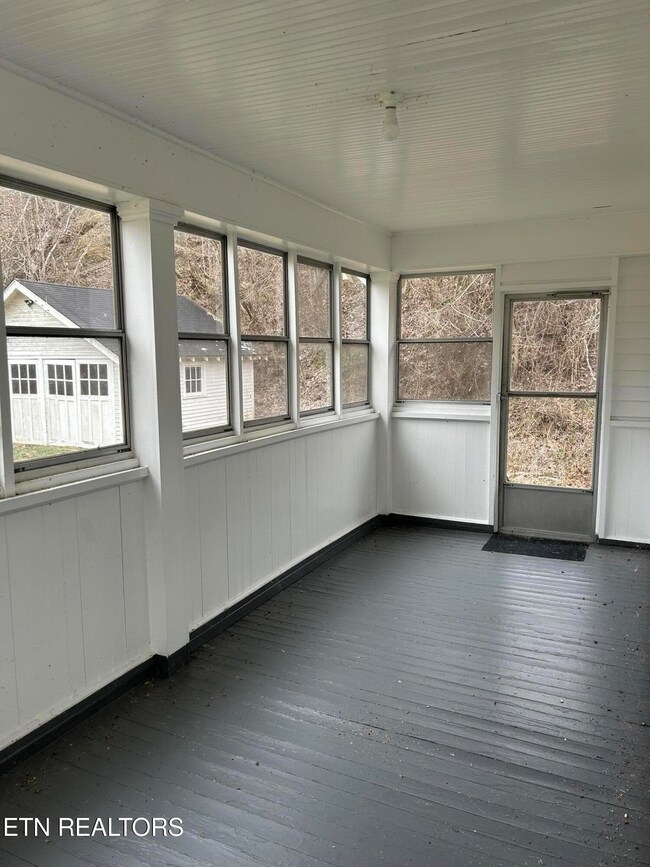 Side covered porch