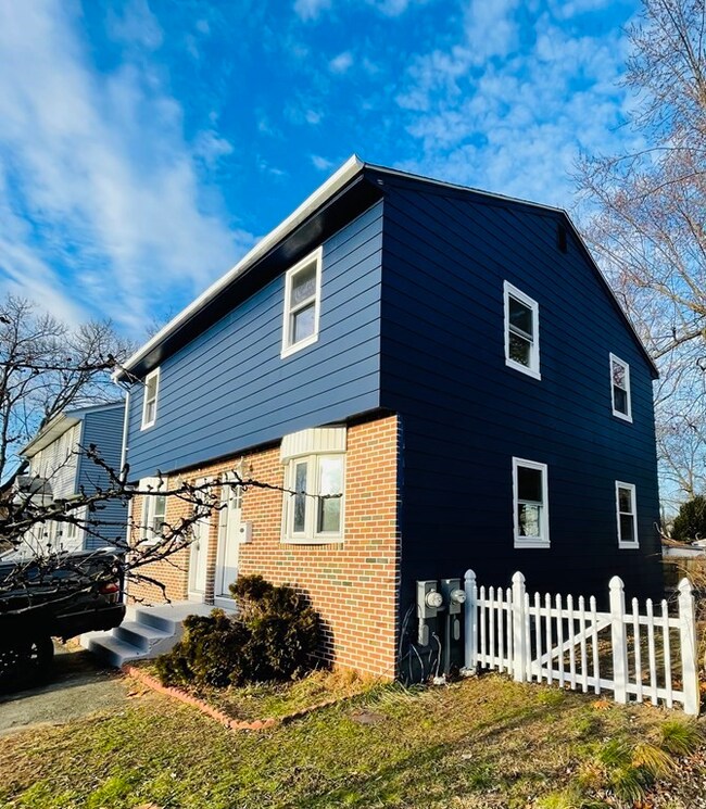 105 Parallel St unit 107, Springfield, MA 01104 - photo 2