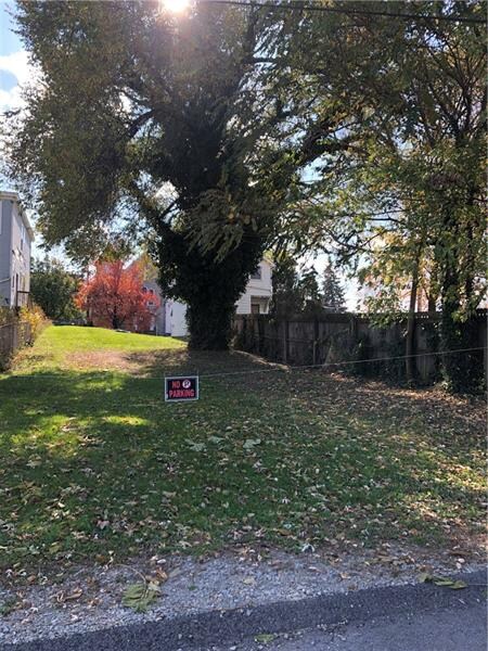 The back of the 2nd lot, would be perfect for a ga