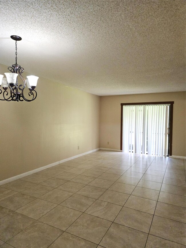 10601 NW 11th St unit 106, Pembroke Pines, FL 33026 - photo 6