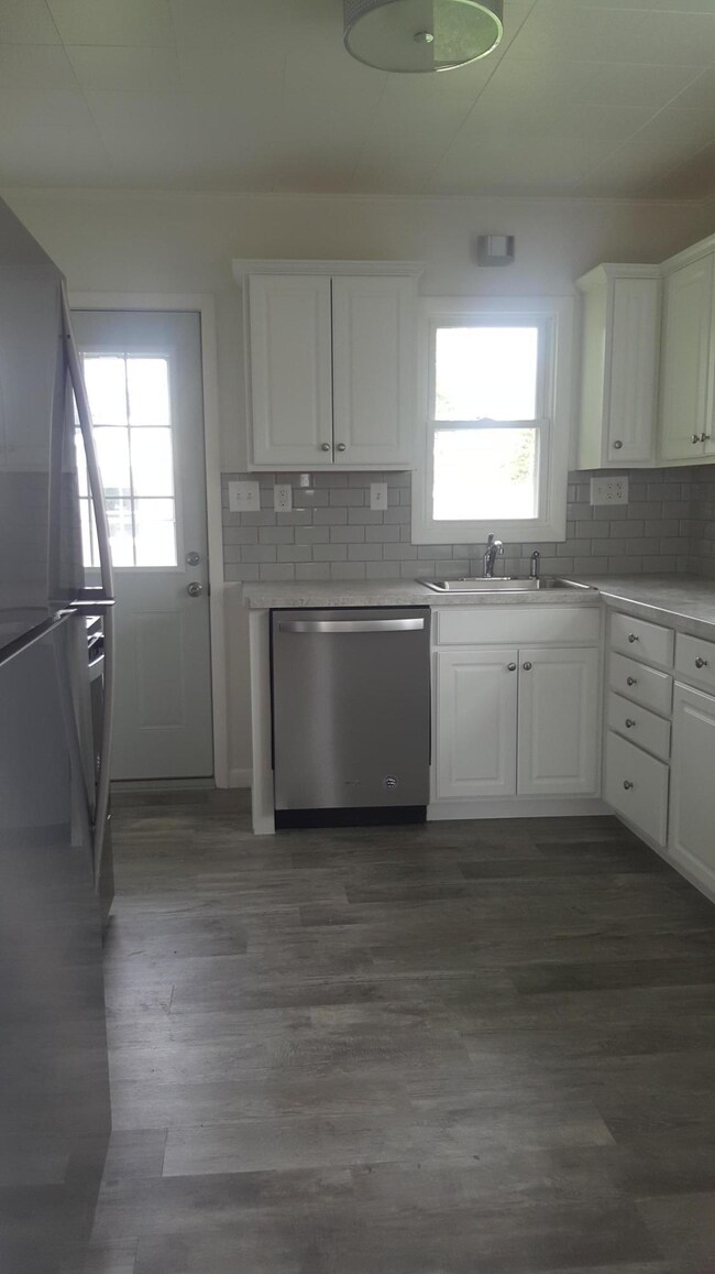 2124 Grand Ave, Muscatine, IA 52761 - photo 6