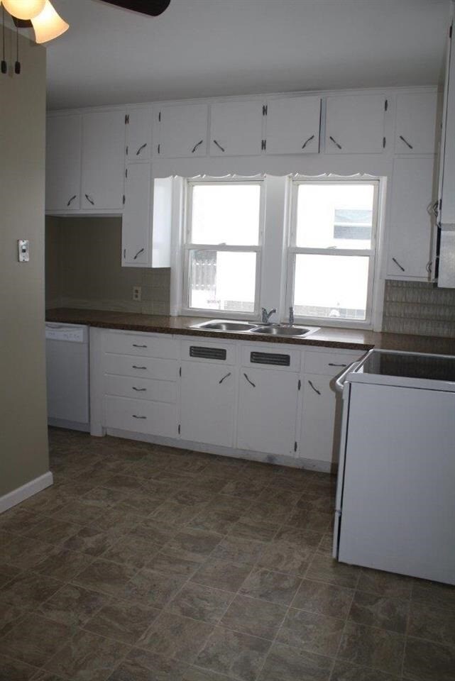 2123 W High St, Davenport, IA 52804 - photo 5