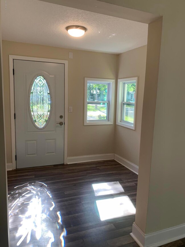 1286 Orton St, Jacksonville, FL 32205 - photo 4
