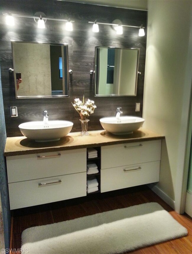 13595 Red Arrow Hwy unit 13, Harbert, MI 49115 - photo 5