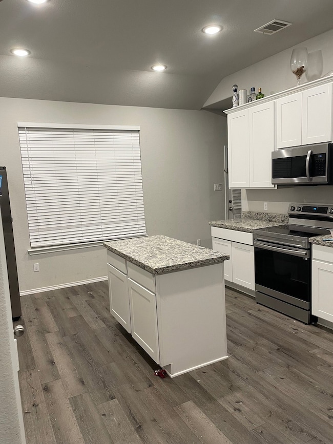 11375 Underwood St, Willis, TX 77318 - photo 3