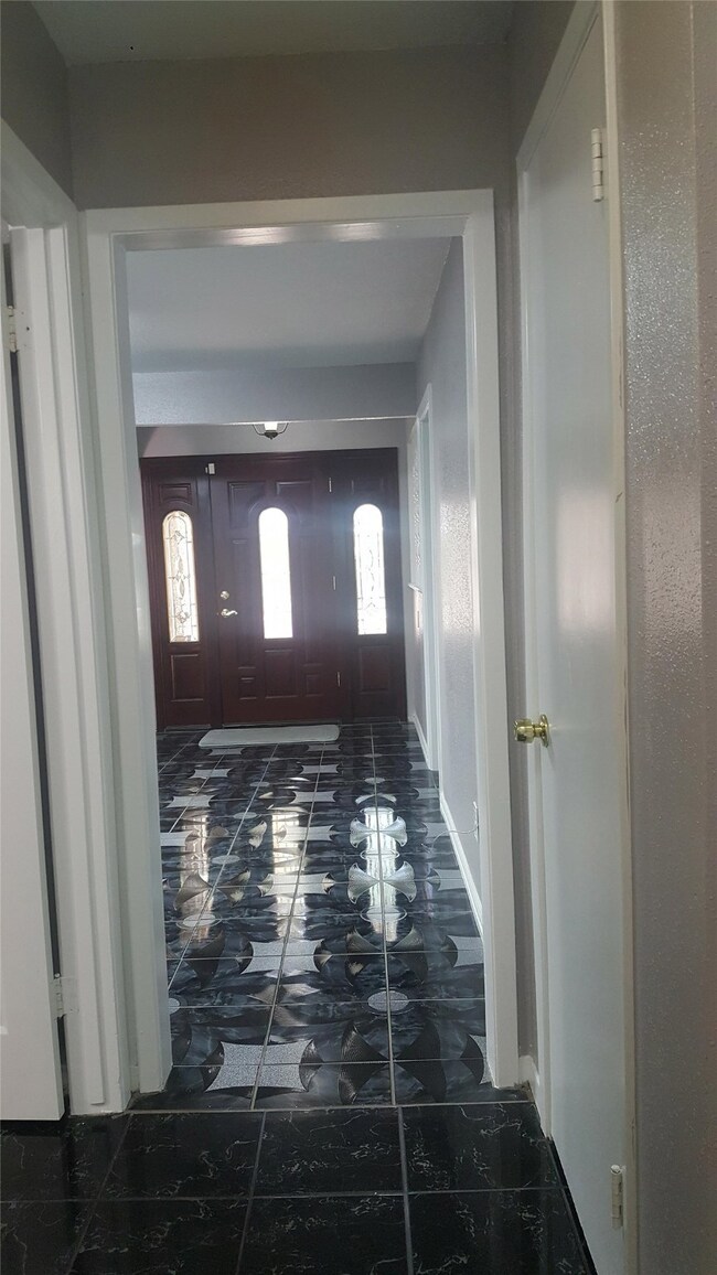 13607 Green Teal Ln, Houston, TX 77039 - photo 7