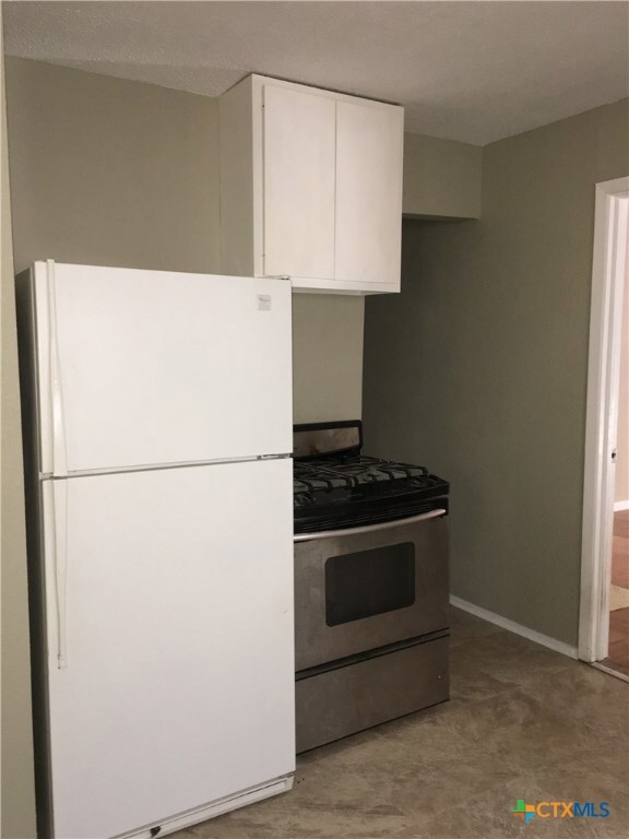 616 Alabama St, San Marcos, TX 78666 - photo 4