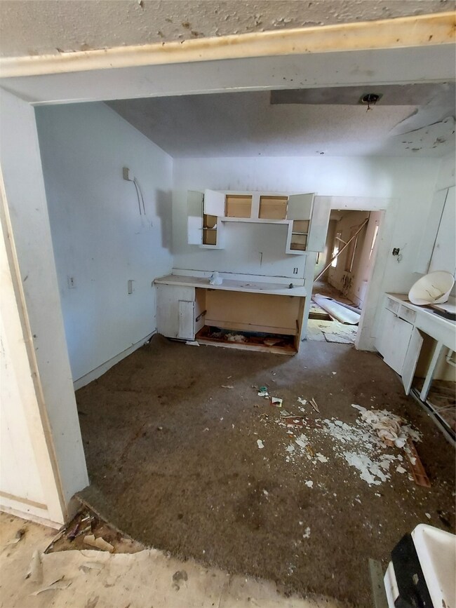 302 Acker St, Magnolia, TX 77354 - photo 7