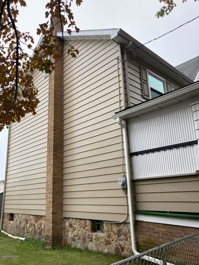 17 4th St, McAdoo, PA 18237 - photo 4