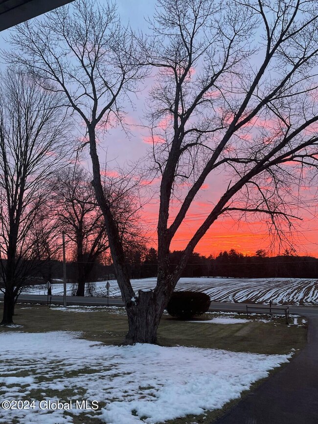 151 Jones Rd, Saratoga Springs, NY 12866 - photo 4