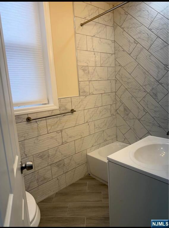 Updated Full Bathroom