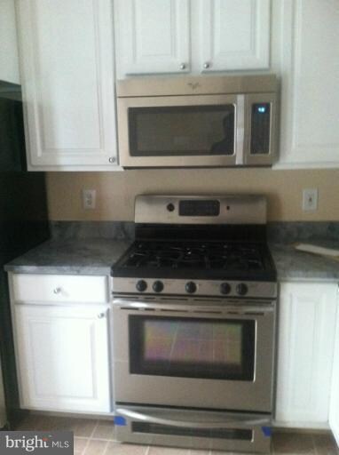 4190 Ashmere Cir, Dumfries, VA 22025 - photo 5