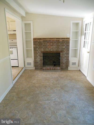 282 Wakefield Dr, Colonial Beach, VA 22443 - photo 2