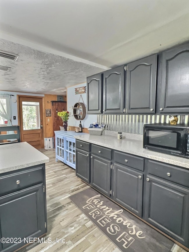 D64D3348-514F-4648-8006-925867991B56