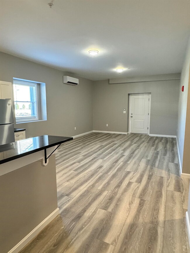 45 Monarch Way unit 104, Portsmouth, NH 03801 - photo 4