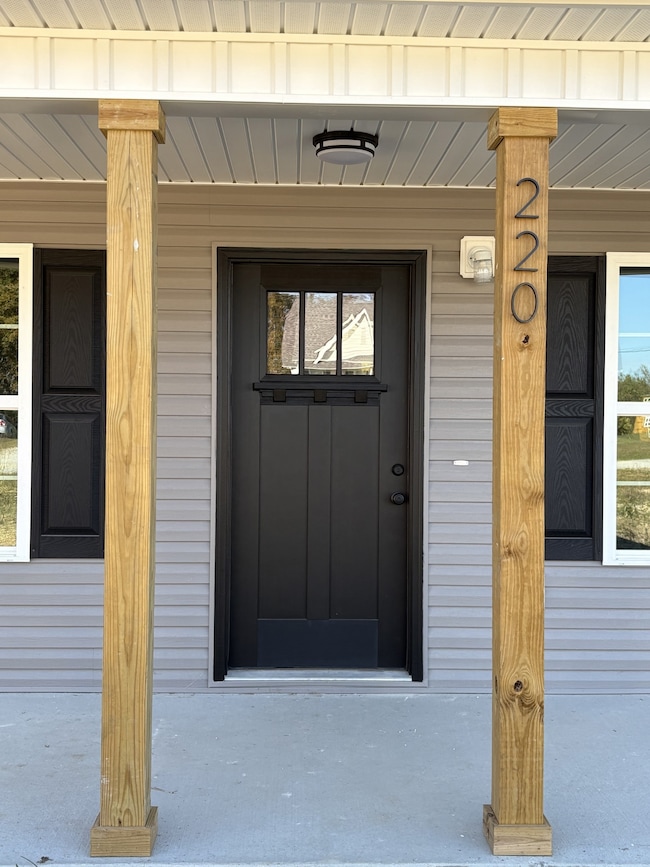 220 Poling Dr, Pulaski, TN 38478 - photo 2