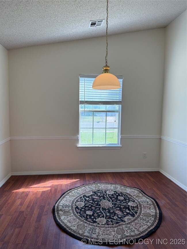 Large breakfast nook
