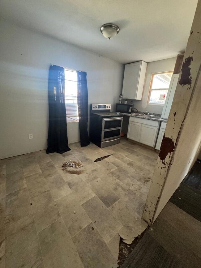 605 E 12th St, Big Spring, TX 79720 - photo 6