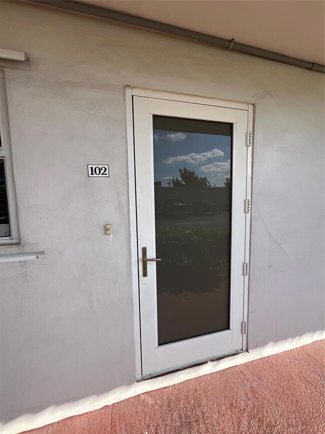 6005 Del Lago Cir unit 102, Sunrise, FL 33313 - photo 2