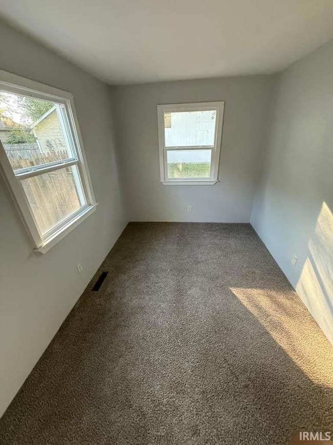 209 Hendricks St, Mishawaka, IN 46544 - photo 4