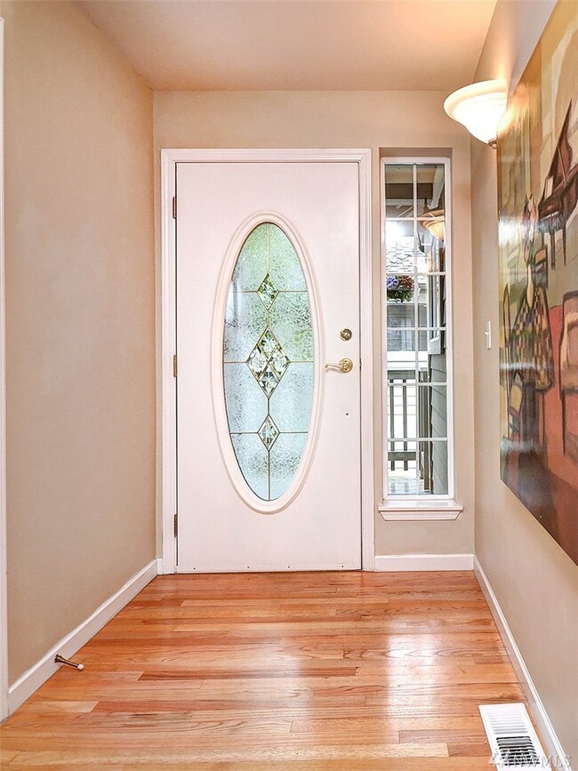 1404 NW 202nd Ln, Shoreline, WA 98177 - photo 3