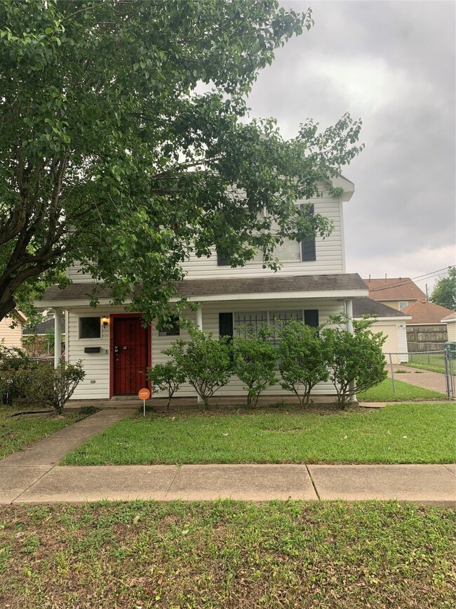4504 Evella St, Houston, TX 77026 - photo 2