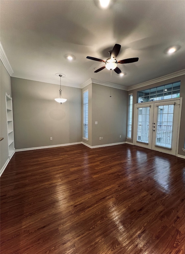 Spacious living room: 16'x17' with 10 foot ceiling