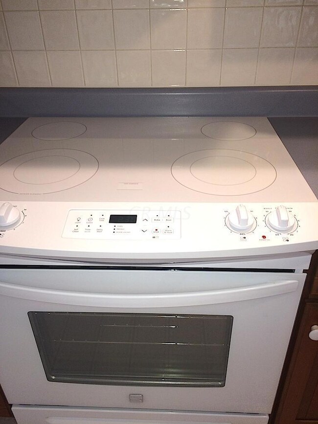 1165 Rockwood Place, Columbus, OH 43229 - photo 4