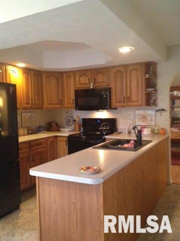 1210 Feldman Dr, Lincoln, IL 62656 - photo 5