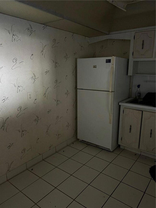 Admirals Port East Condominiums unit 105W, Aventura, FL 33160 - photo 5