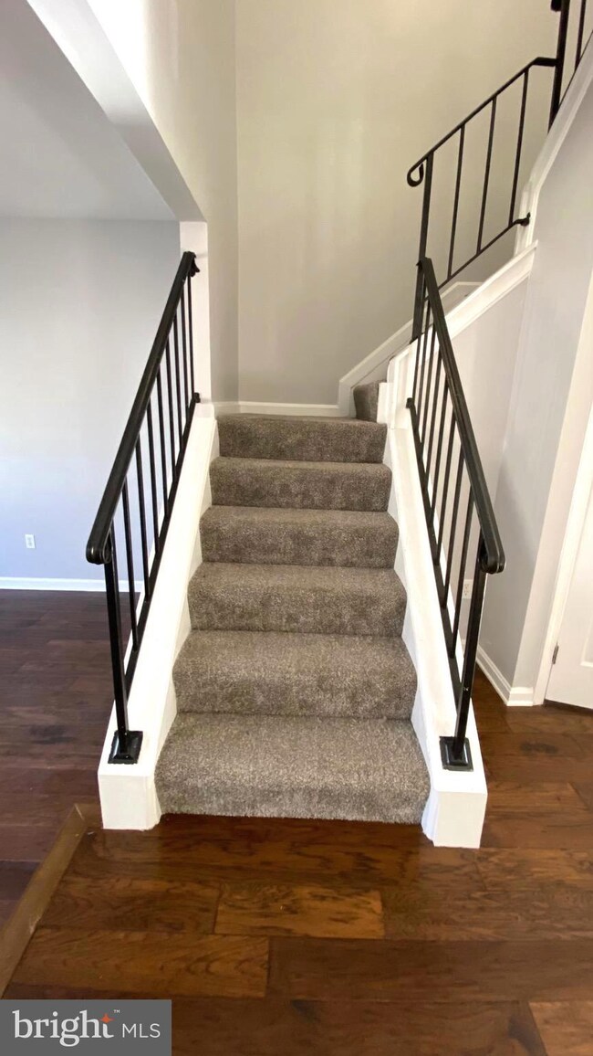 8562 Chester Grove Ct, Springfield, VA 22153 - photo 7